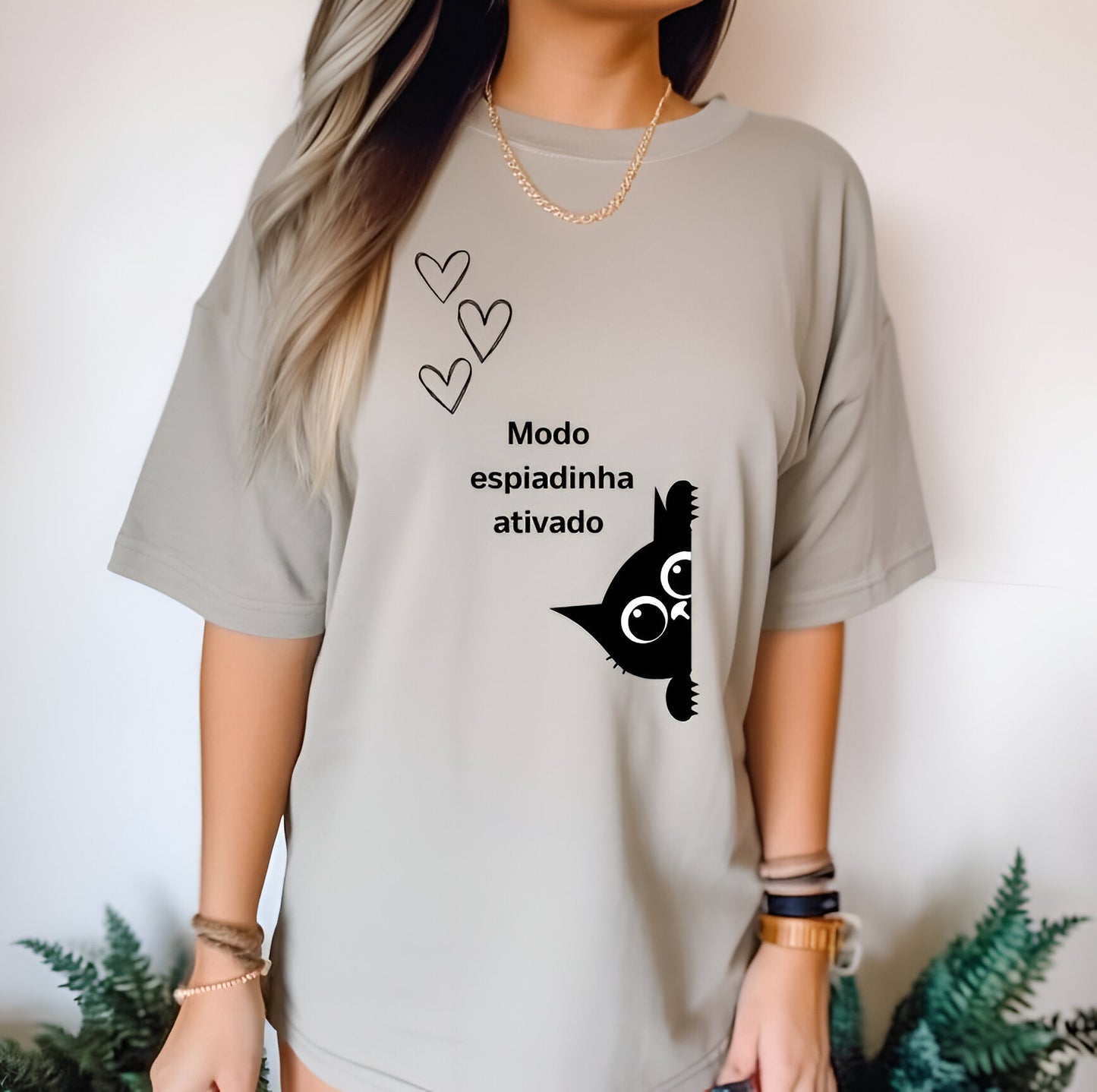 T-shirt - Coleção Gatos - Espiadinha