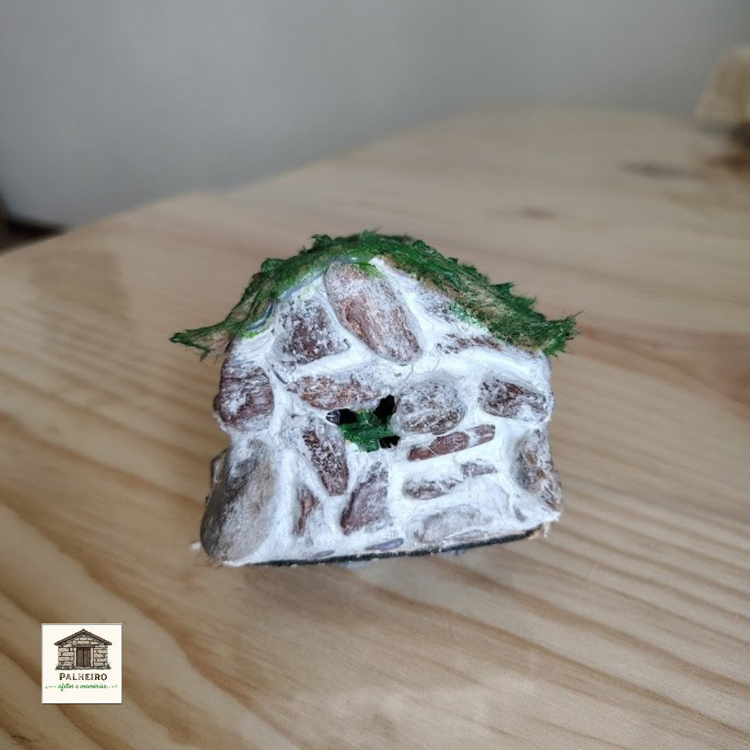 Casinha em Pedra, tecido e madeira 6,5 cm – Arte Rústica com Alma
