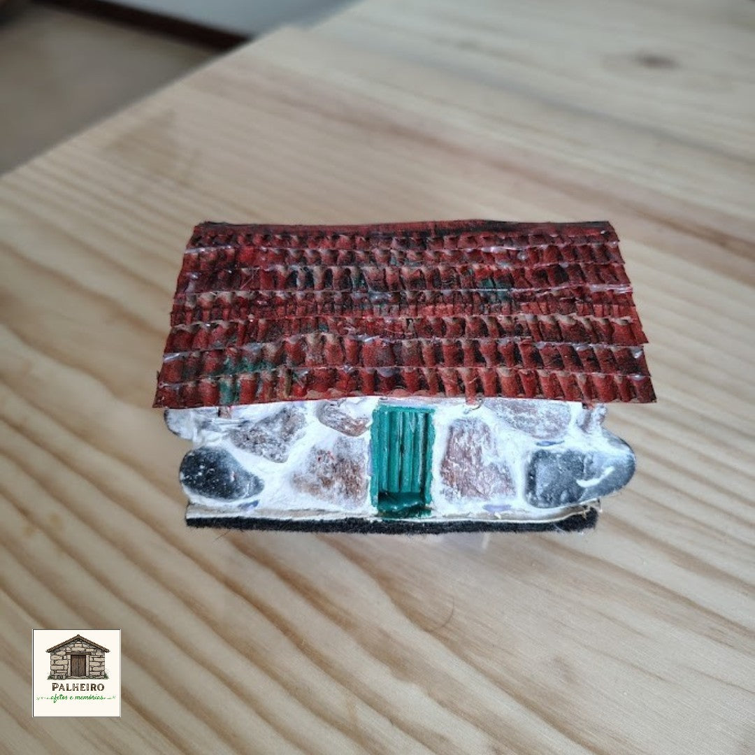 Casinha em Pedra e Madeira 11 cm – Arte Rústica com Alma