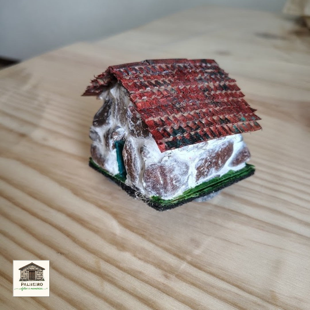 Casinha em Pedra e Madeira 7 cm – Arte Rústica com Alma