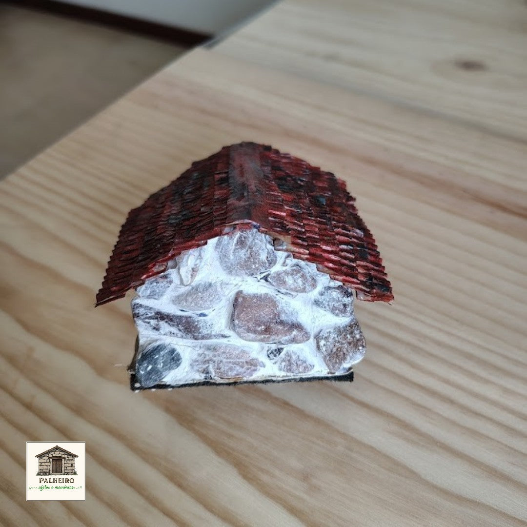 Casinha em Pedra e Madeira 11 cm – Arte Rústica com Alma