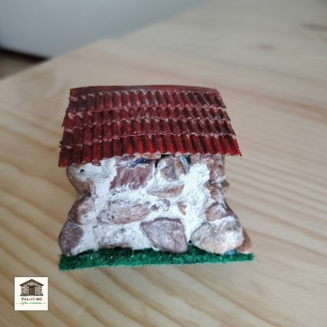 Casinha em Pedra e Madeira 7 cm – Arte Rústica com Alma