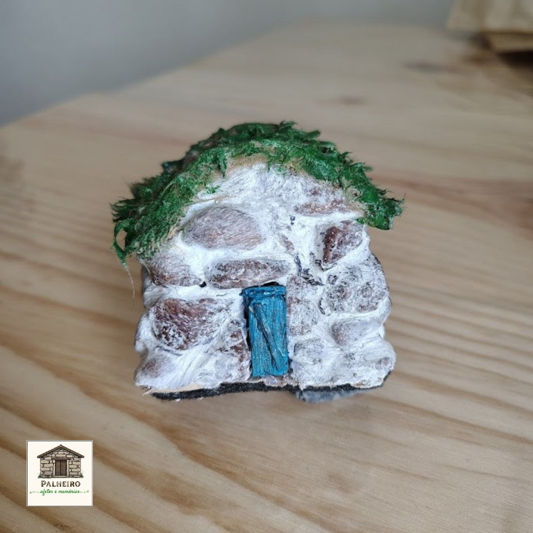 Casinha em Pedra, tecido e madeira 6,5 cm – Arte Rústica com Alma